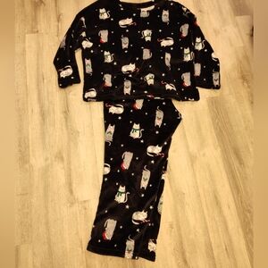 Cozy Black Cats With Christmas Scarfs & Hats Print Women's Comfy Pajamas 3x